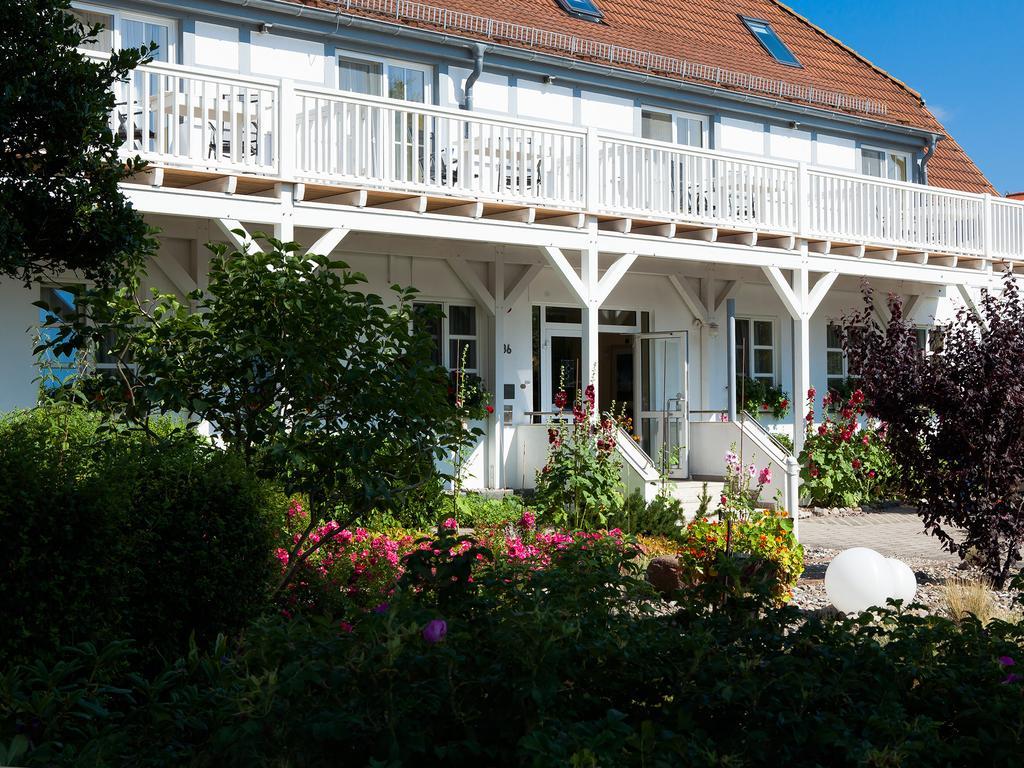 Haus Am Meer Hotel Ahrenshoop Exterior photo