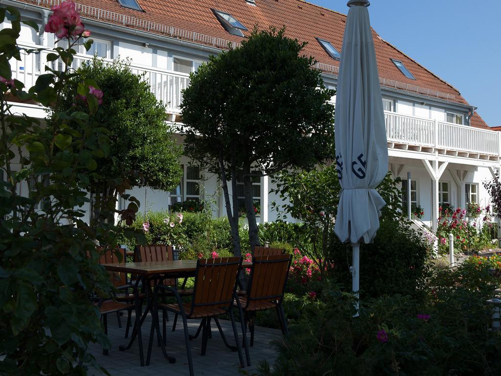 Haus Am Meer Hotel Ahrenshoop Exterior photo