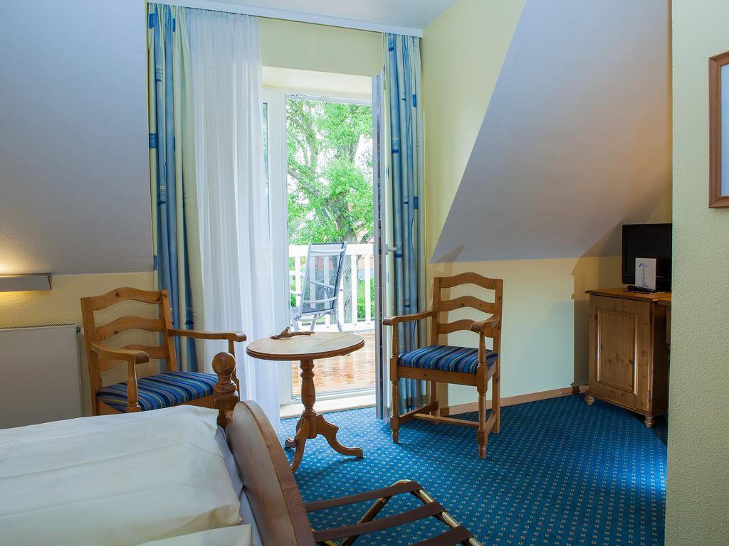 Haus Am Meer Hotel Ahrenshoop Exterior photo